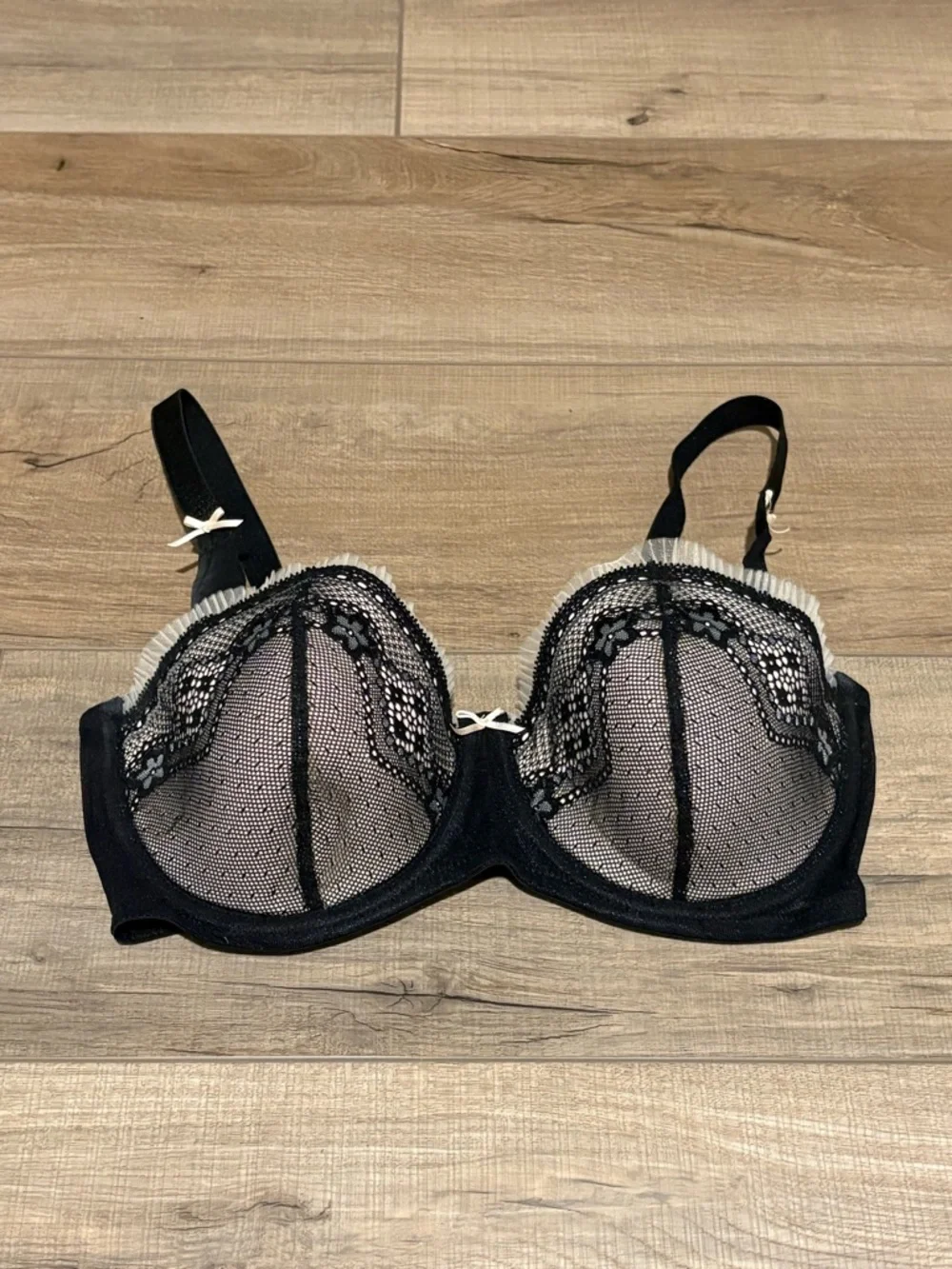 B Tampt’d Lace Mesh‎ Bow Bra black size 32DD
